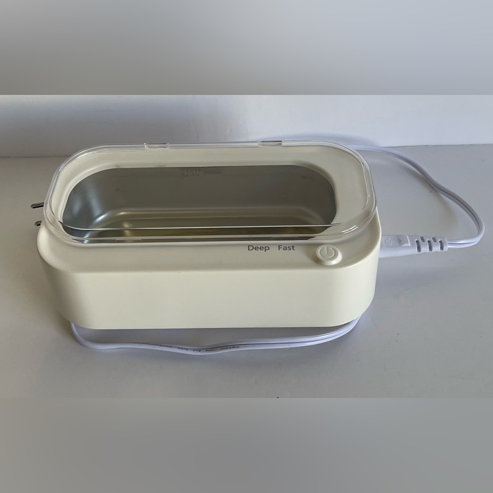 Ultrasonic Jewelry Cleaner Pod.